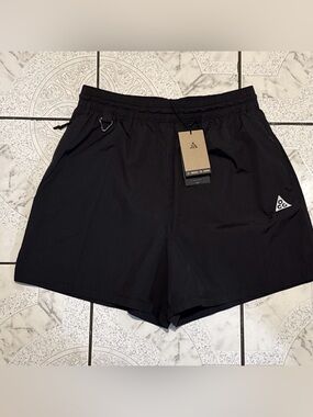 Nike ACG Women’s 5” Oversized Trail Shorts Black NWT  s Hiking Gorpcore